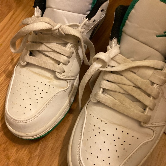 Nike Air Jordan 1 Low ‘White Lucky Green’ - M7.5/W9 - Picture 5 of 7